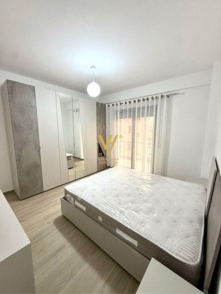 Tirane, jepet me qera apartament 2+1+Ballkon Kati 2, 102 m² 700 € (UNAZA E RE)
