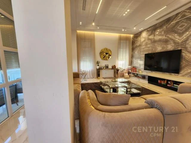 Tirane, shitet Vile 3 Katshe Kati 3, 666 m² 1 Euro (Rolling Hill Residence Tirana, Albania)