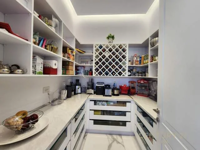 Tirane, shitet Vile 3 Katshe Kati 3, 666 m² 1 Euro (Rolling Hill Residence Tirana, Albania)