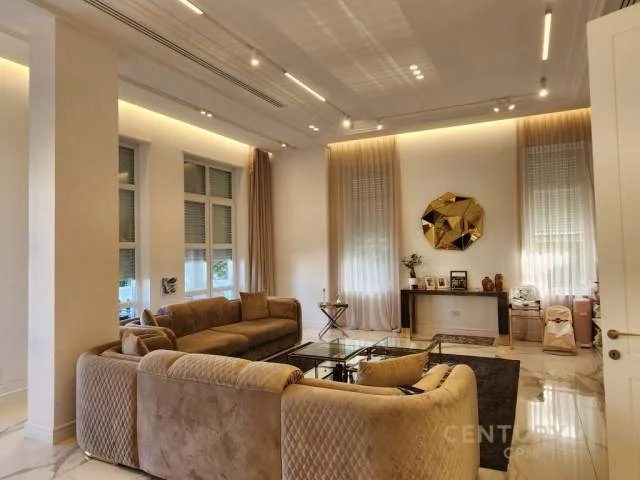 Tirane, shitet Vile 3 Katshe Kati 3, 666 m² 1 Euro (Rolling Hill Residence Tirana, Albania)