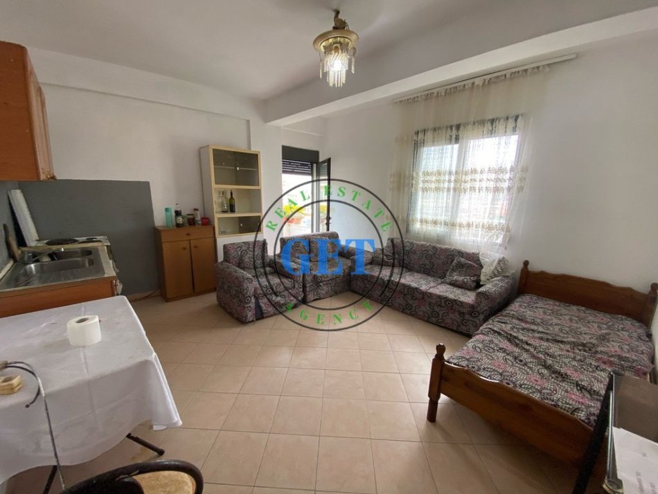 Durres, jepet me qera apartament 1+1+Ballkon Kati 3, 57 m² 200 € (Qira,Apartament 1+1 Plazh, Durrës!!)