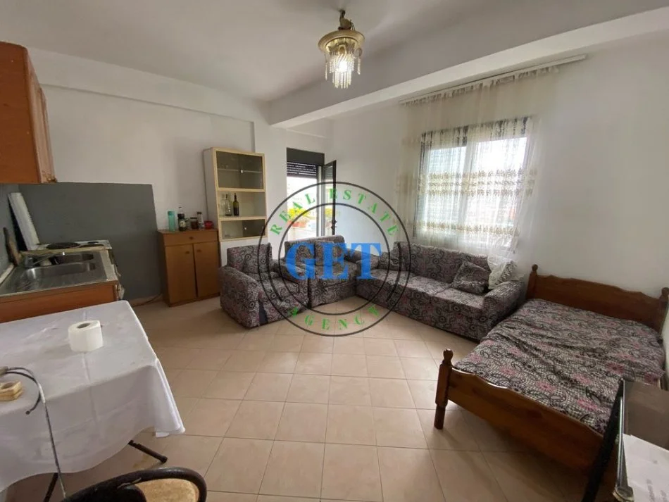 Durres, jepet me qera apartament 1+1+Ballkon Kati 3, 57 m² 200 € (Qira,Apartament 1+1 Plazh, Durrës!!)