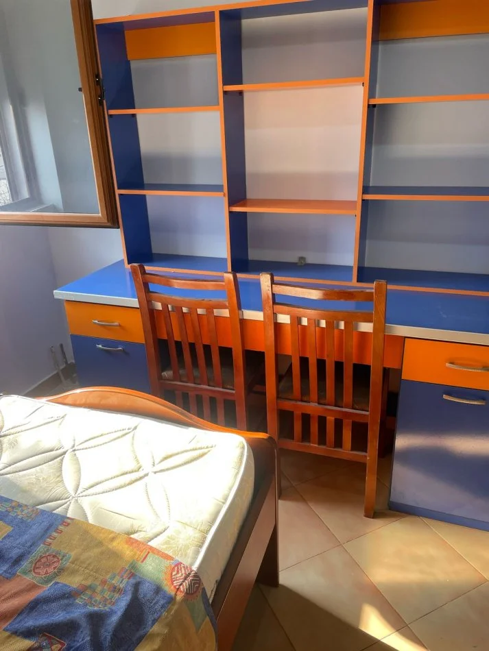 Tirane, jepet me qera apartament 2+1 Kati 3, 450 € (Riza Çuka)