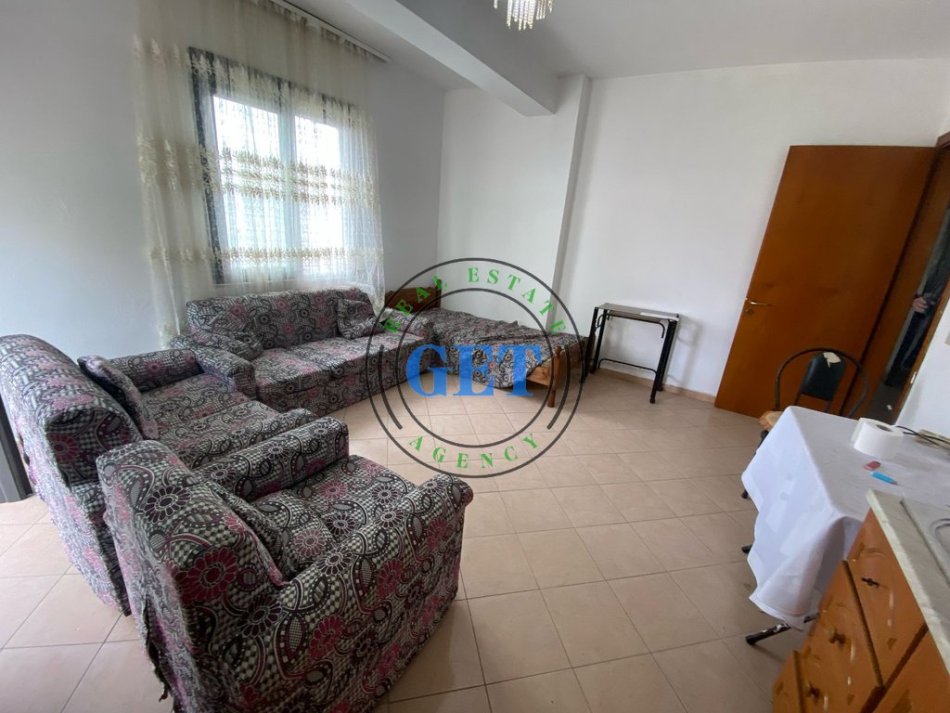 Durres, jepet me qera apartament 1+1+Ballkon Kati 3, 57 m² 200 € (Qira,Apartament 1+1 Plazh, Durrës!!)