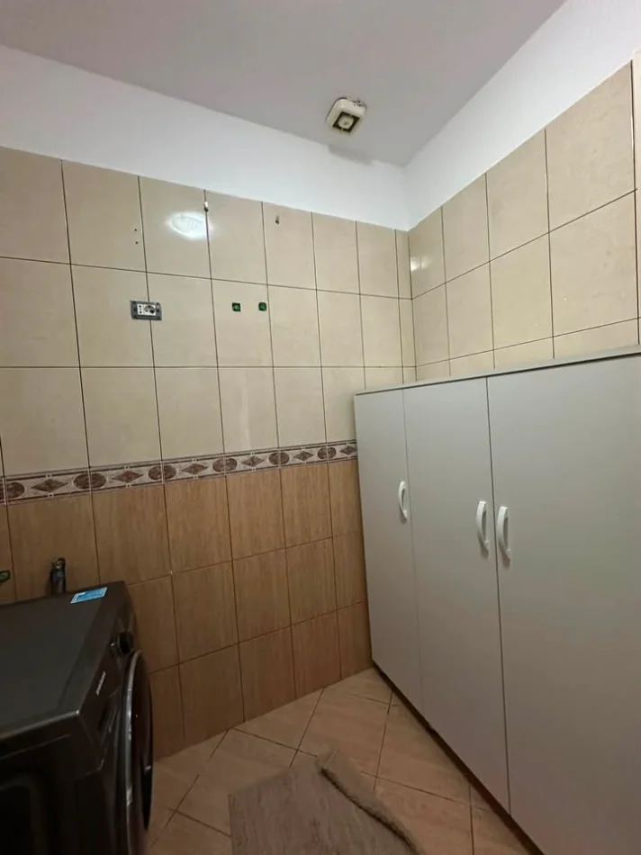 Tirane, shitet apartament 2+1+Ballkon Kati 8, 118 m² 190.000 € (Ali Demi)