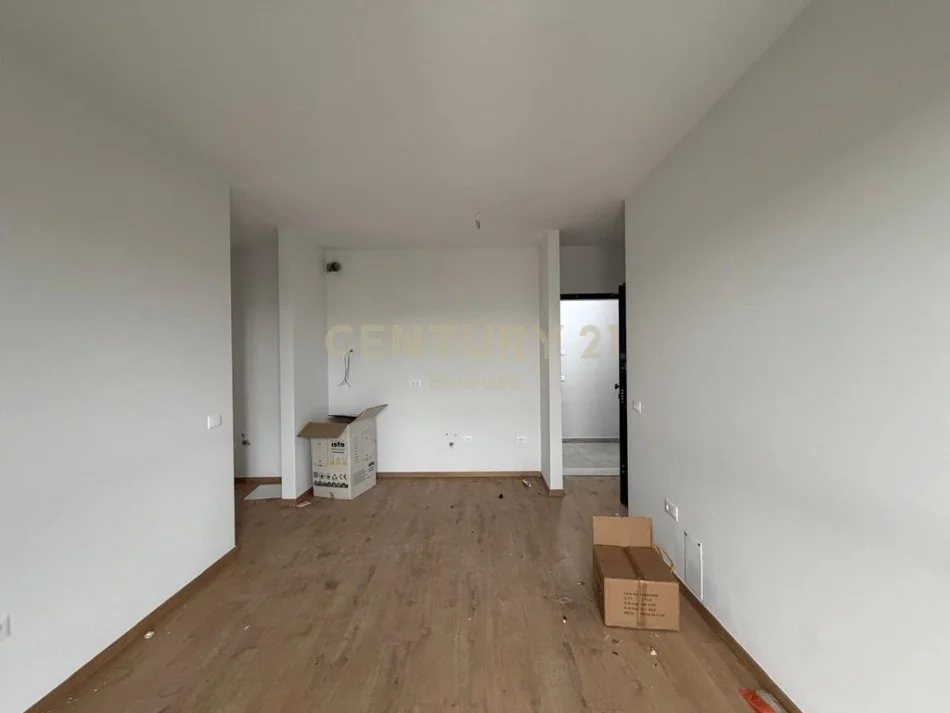 Tirane, jepet me qera apartament 1+1 Kati 6, 500 m² 500 € (Rr. Jordan Misja)