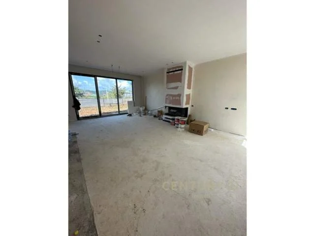 Tirane, shitet Vile 2 Katshe Kati 2, 313 m² 438.000 Euro (Farke)