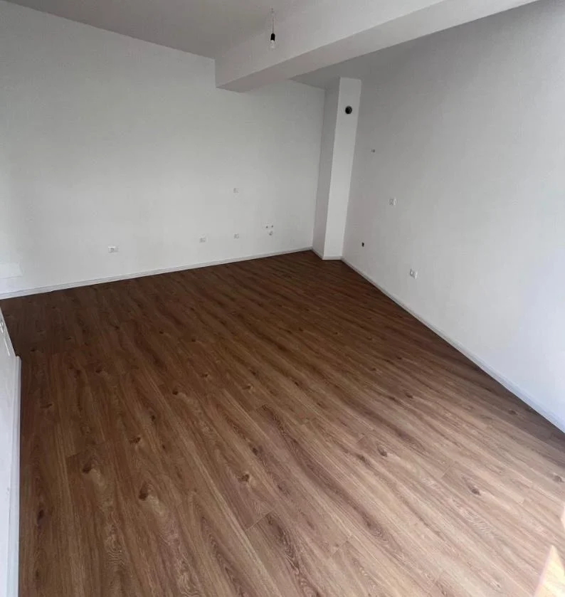 Tirane, shitet apartament 1+1 Kati 5, 60 m² 98.000 € (Rezidenca Kaimi)
