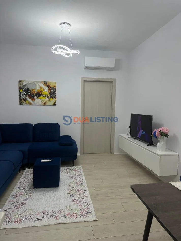 Tirane, jepet me qera apartament 1+1 , 600 € 