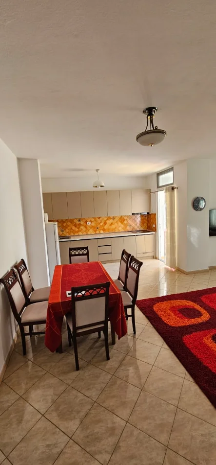 Tirane, jepet me qera 1+1+Ballkon Kati 3,
