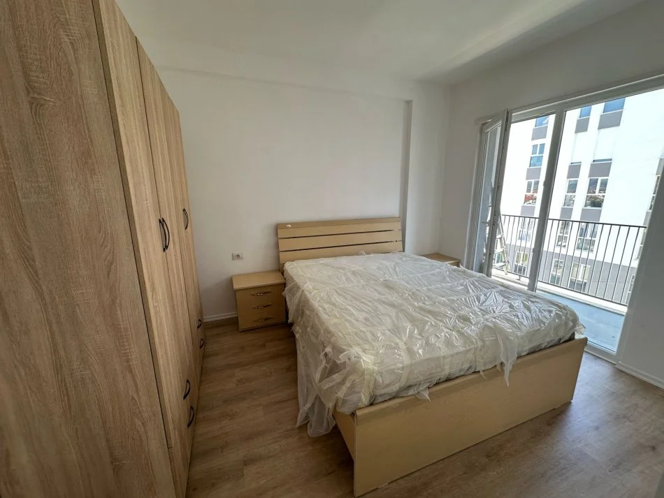 Tirane, shitet apartament 1+1+Ballkon Kati 5, 55 m² 88.000 € (Univer City)