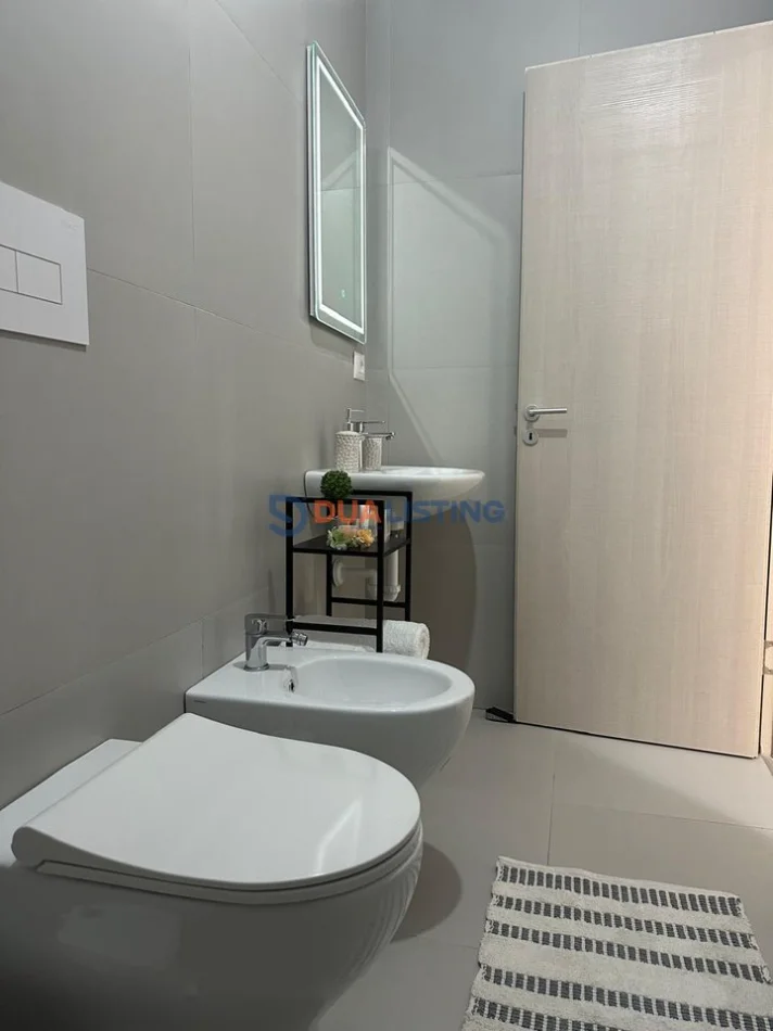 Tirane, jepet me qera apartament 1+1 , 600 € 