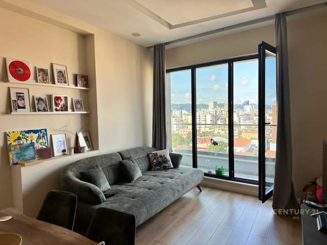 Tirane, shitet apartament 1+1 Kati 8, 74 m² 155.000 Euro (Shkolla e kuqe)