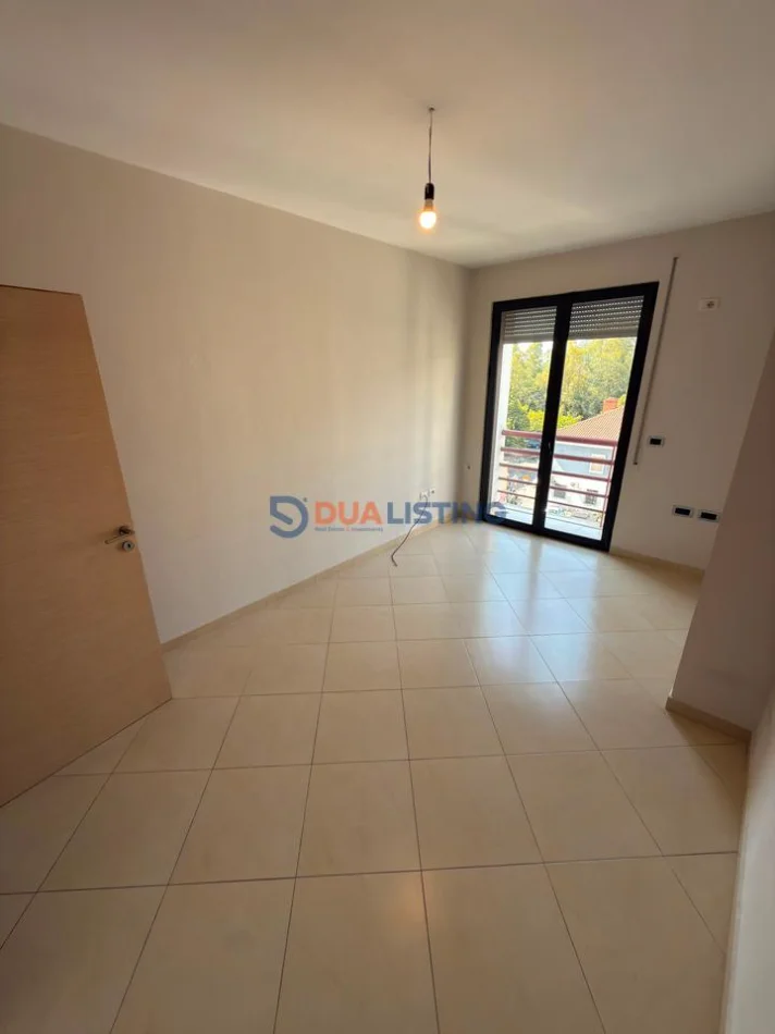 Tirane, jepet me qera zyre , 123 m² 1.500 € 