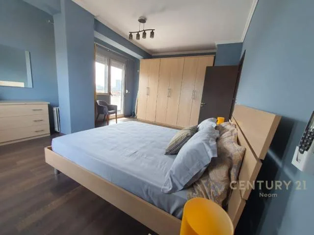 Tirane, jepet me qera apartament 1+1 Kati 11, 93 m² 500 Euro (Rruga e Dibres)