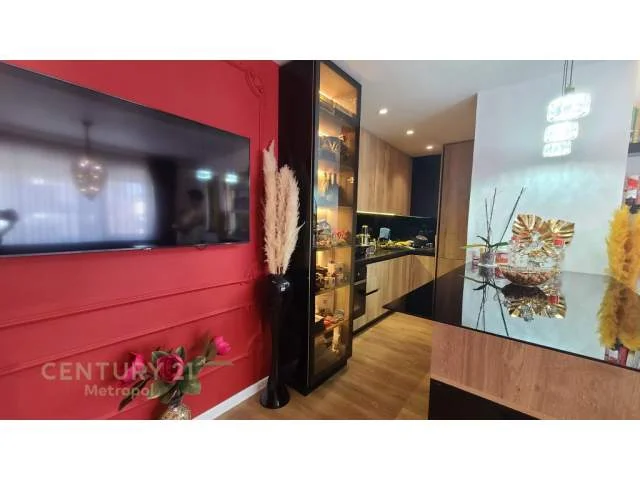 Tirane, jepet me qera apartament 1+1 Kati 4, 75 m² 1.000 Euro (Rruga e Kosovareve)