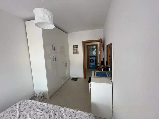 Tirane, jepet me qera apartament 1+1 Kati 3, 92 m² 500 Euro (Pazari i Ri)