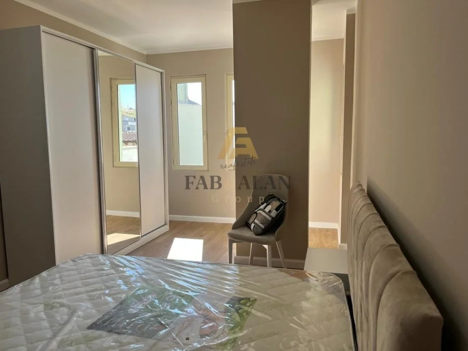 Durres, shitet apartament 3+1+2 Kati 2, 173 m² 229.000 € (Vollga)