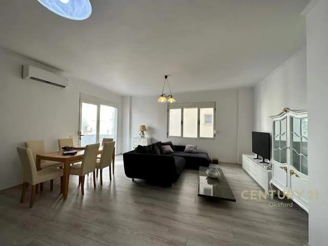 Tirane, jepet me qera apartament 1+1 Kati 2, 78 m² 600 Euro (Kopeshti Botanik)