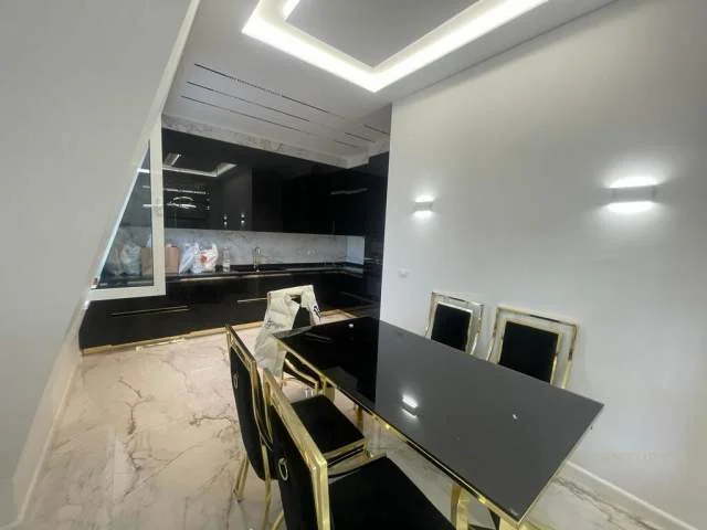 Tirane, jepet me qera apartament 2+1 Kati 3, 138 m² 2.000 Euro (Joy Residence)