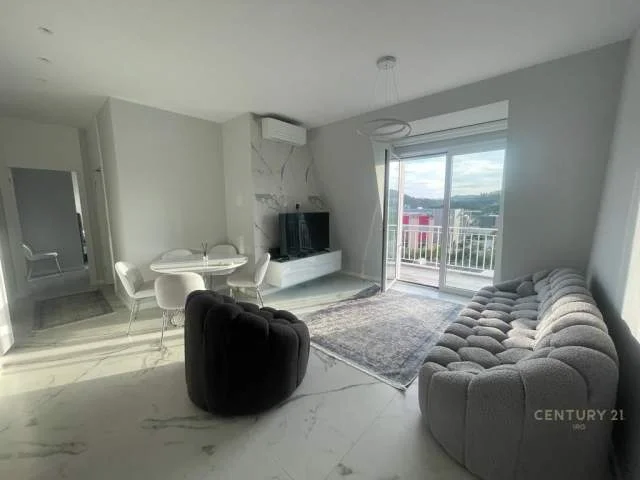 Tirane, jepet me qera apartament 2+1 Kati 3, 90 m² 1.200 Euro (Teg)