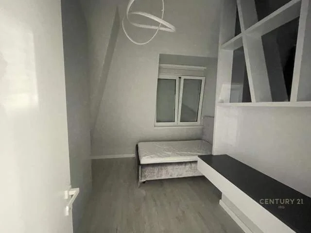 Tirane, jepet me qera apartament 2+1 Kati 3, 90 m² 1.200 Euro (Teg)