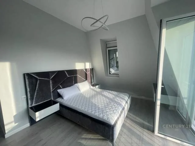 Tirane, jepet me qera apartament 2+1 Kati 3, 90 m² 1.200 Euro (Teg)