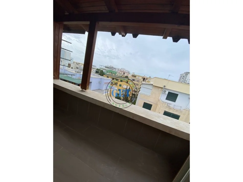 Shitet apartament 1+1 Kati 5, 60 m² 75.000 € (Shkembi Kavajes Durrës)