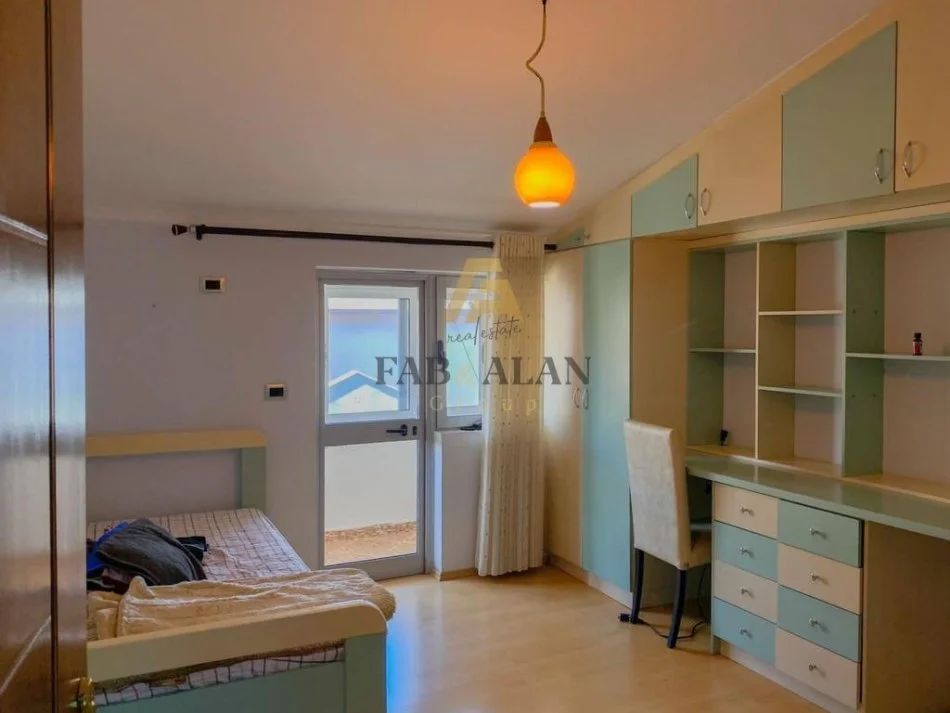 Tirane, jepet me qera apartament 2+1 Kati 4, 110 m² 750 € (Muhamet Gjollesha)