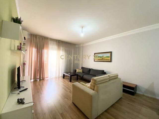 Tirane, jepet me qera apartament Kati 3, 90 m² 460 Euro (Tirana, Albania)
