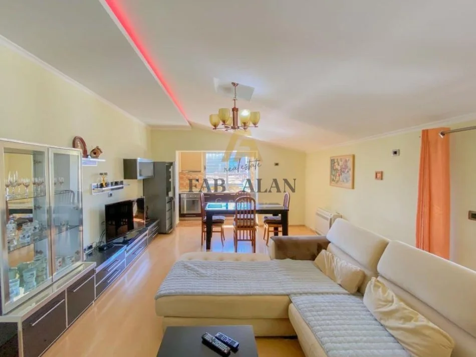 Tirane, jepet me qera apartament 2+1 Kati 4, 110 m² 750 € (Muhamet Gjollesha)