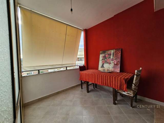 Tirane, jepet me qera apartament Kati 8, 95 m² 400 Euro (Rruga Besim Alla, Pallatet Cabej Tirana, Albania)