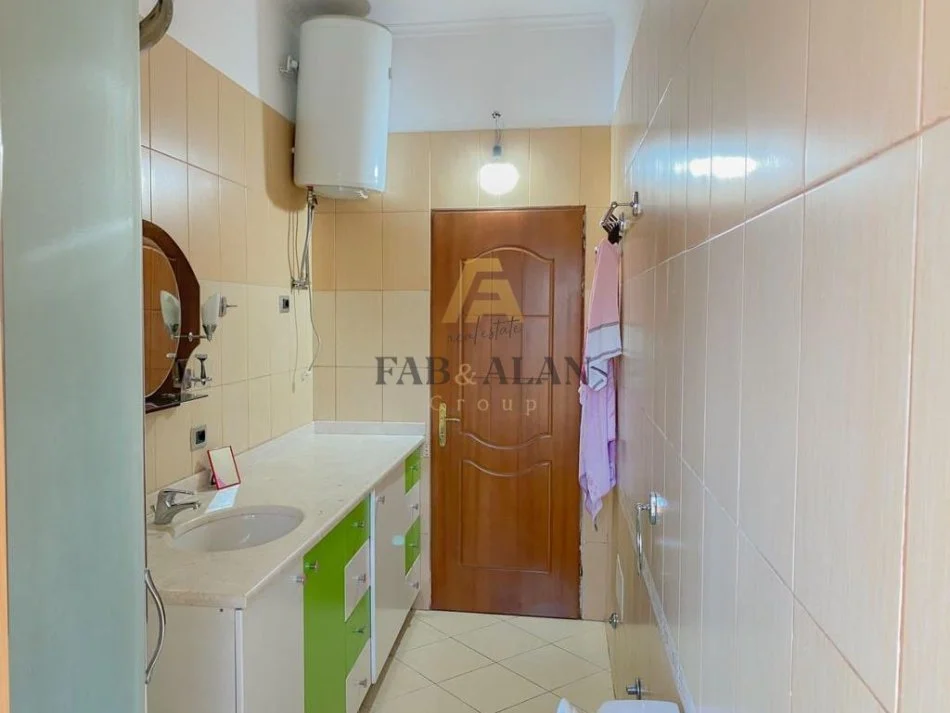 Tirane, jepet me qera apartament 2+1 Kati 4, 110 m² 750 € (Muhamet Gjollesha)