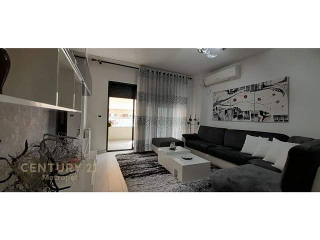 Tirane, jepet me qera apartament Kati 5, 97 m² 700 Euro (Tirana, Albania)