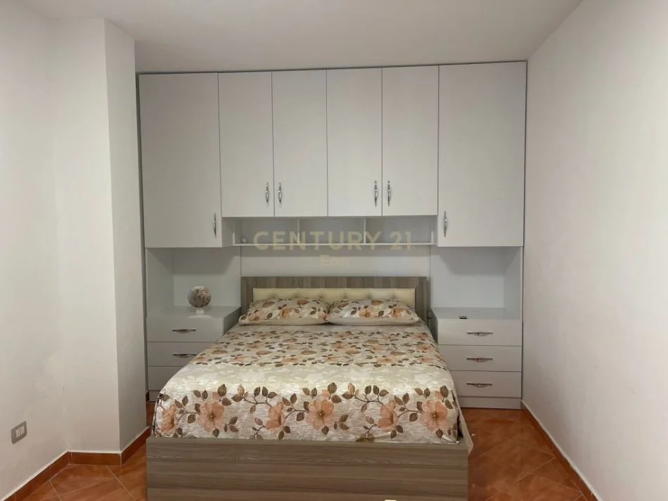 Durres, jepet me qera apartament 1+1 Kati 1, 70 m² 300 € (golem)