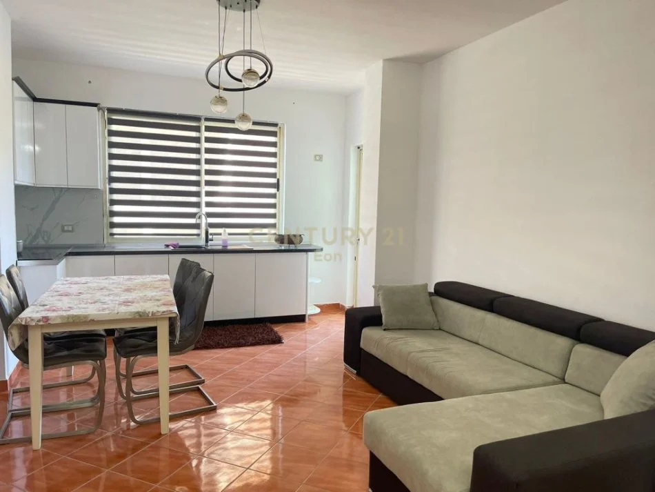 Durres, jepet me qera apartament 1+1 Kati 1, 70 m² 300 € (golem)