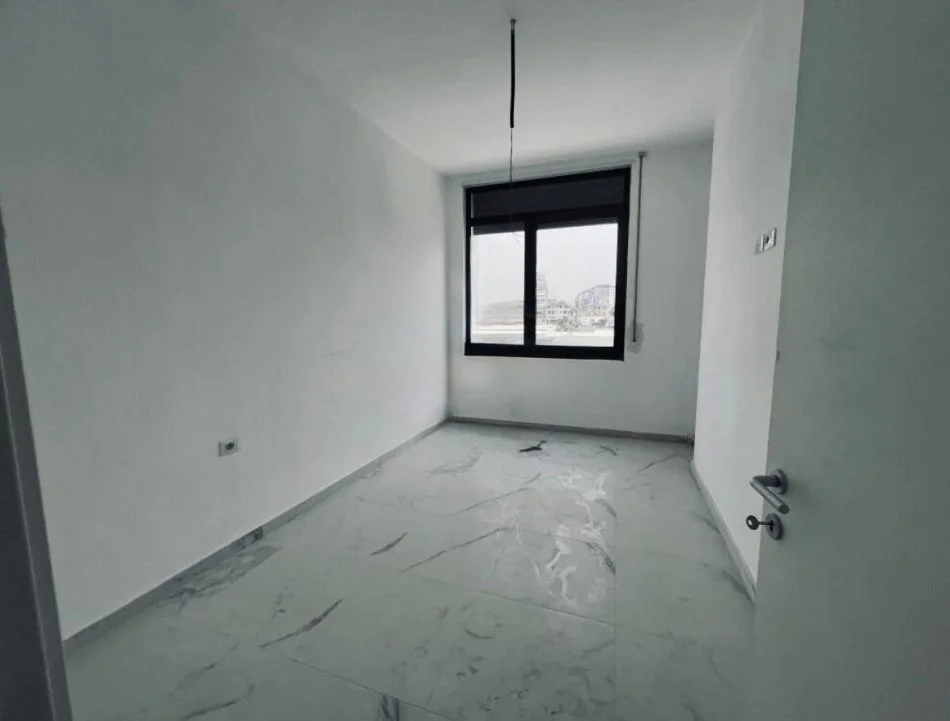 Tirane, jepet me qera apartament 2+1+Ballkon Kati 2, 115 m² 500 € (rruga Teodor Keko)