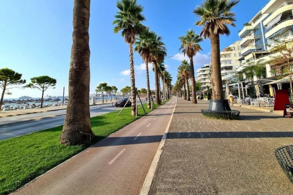Vlore - Lungomare, shitet apartament 2+1 , 100 m² 249.000 € (lungo mare)