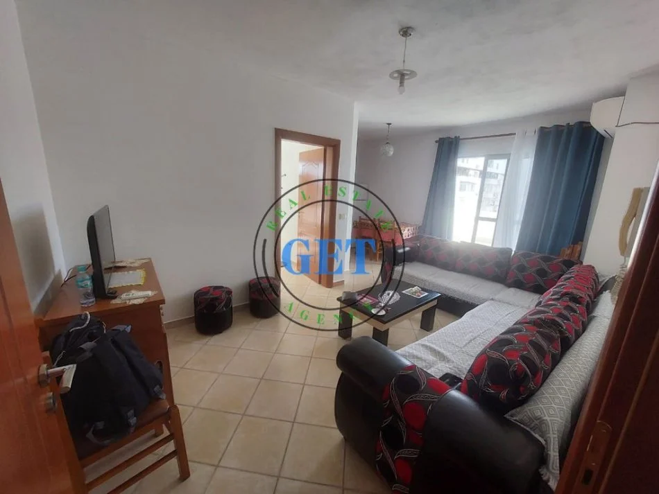 Durres, jepet me qera apartament 2+1 , 140 m² 500 € 