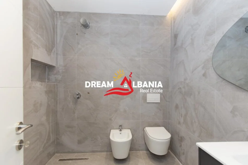 Tirane, jepet me qera apartament 1+1 , 70 m² 650 € (Jordan Misja)