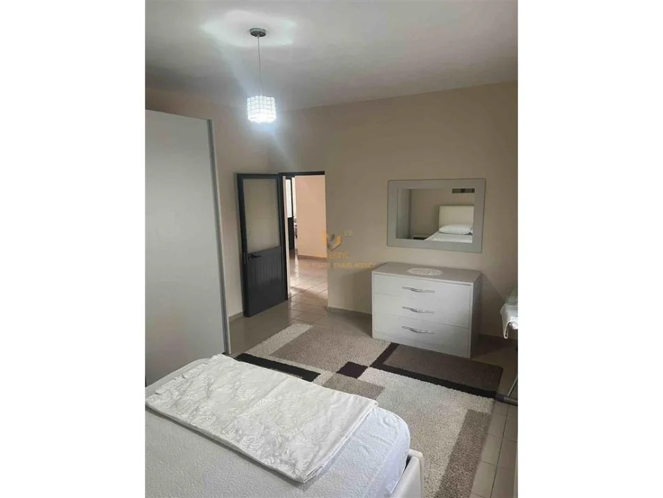 Tirane, jepet me qera apartament 1+1+Ballkon Kati 2, 90 m² 400 € (don bosko)