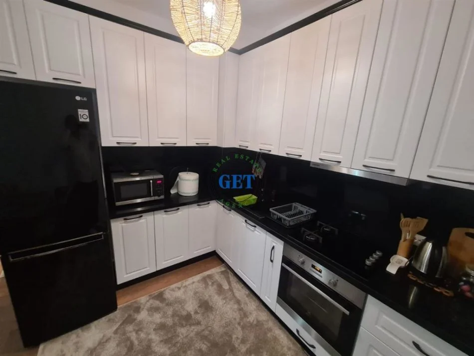 Durres, jepet me qera apartament 1+1+Ballkon Kati 1, 65 m² 500 € (Plazh Iliria)