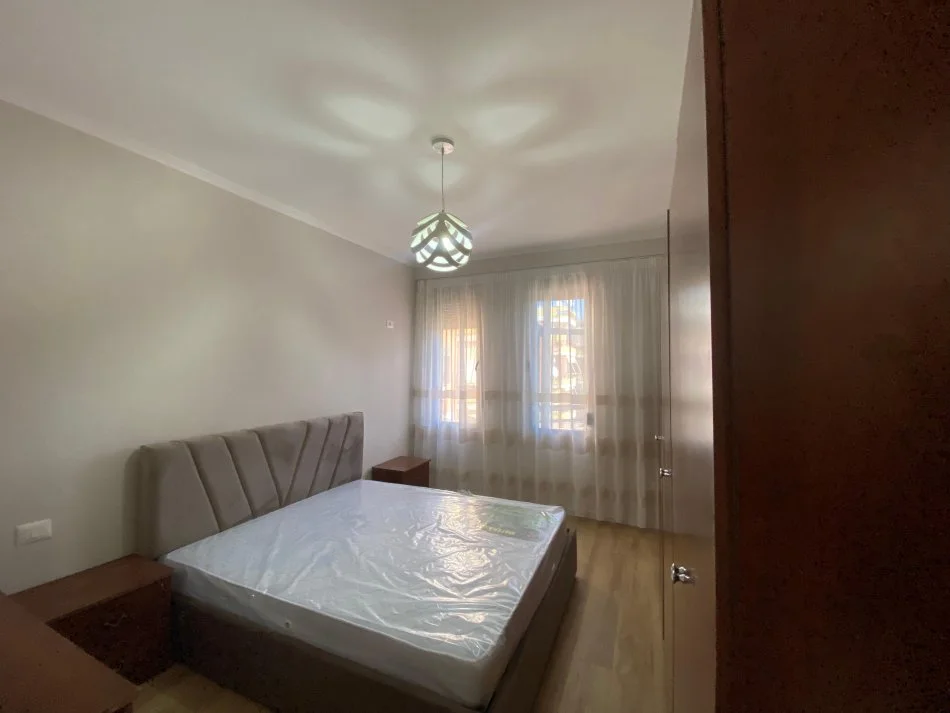 Tirane, jap me qera apartament 1+1 , 67 m² 550 € (21 dhjetori)