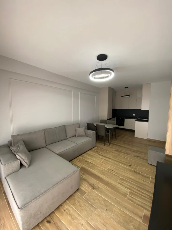 Tirane, jepet me qera apartament 1+1+Ballkon Kati 6, 76 m² 630 € (Don Bosko perball Gjykates Administrative)
