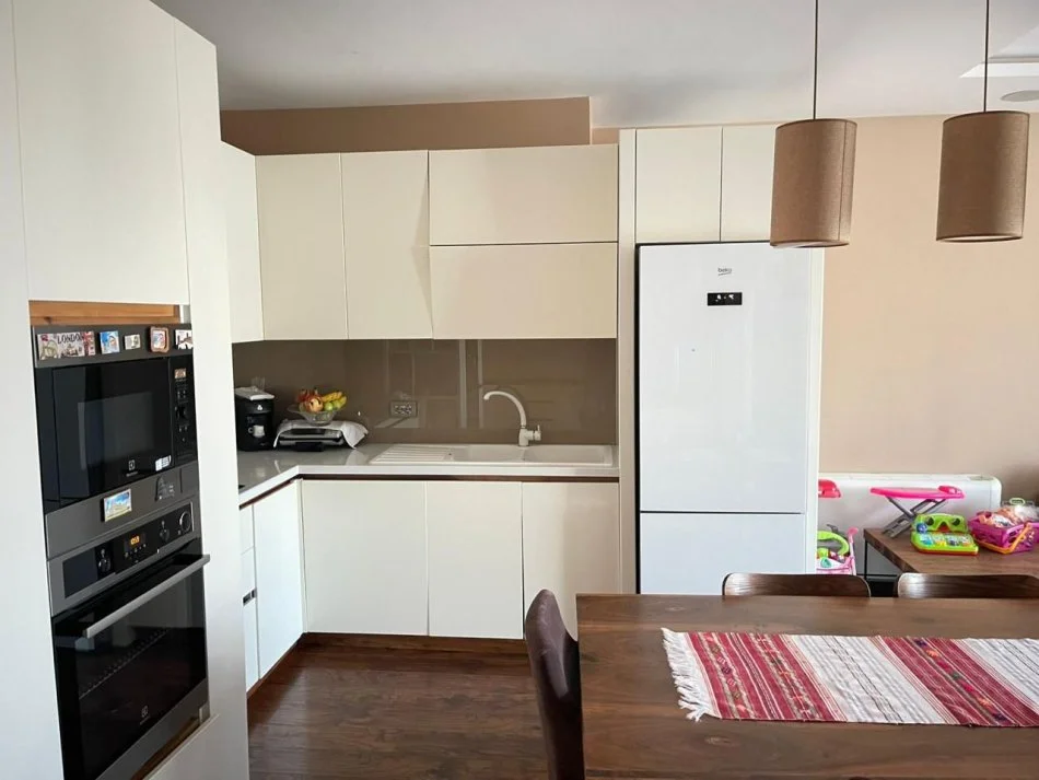 Tirane, jepet me qera apartament 2+1+Ballkon Kati 6, 128 m² 2.500 € 
