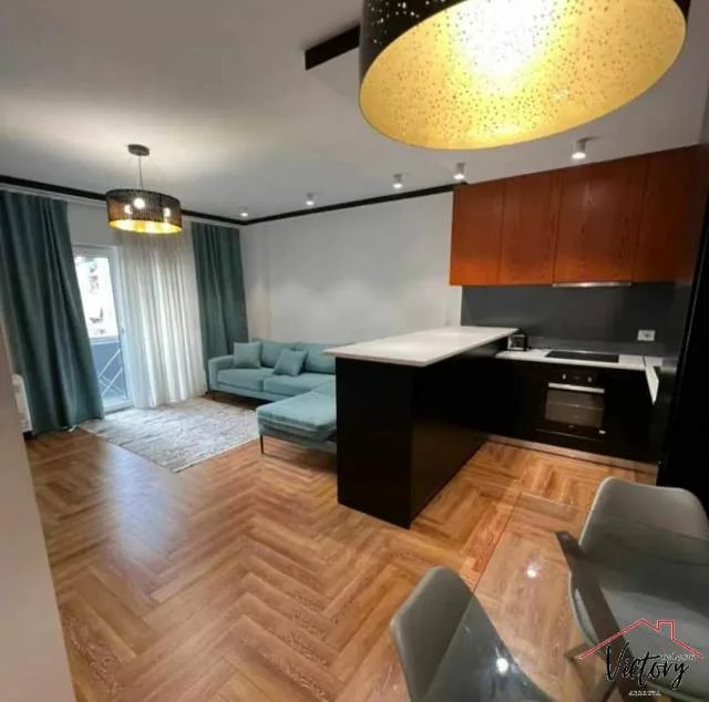 Tirane, jepet me qera apartament 2+1 Kati 5, 105 m² 1.000 Euro (Kompleksi Panorama)