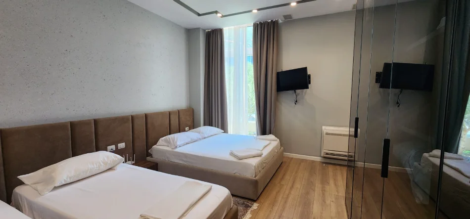 Vlore, shitet Vile 2+1+Ballkon , 313 m² (Palase)