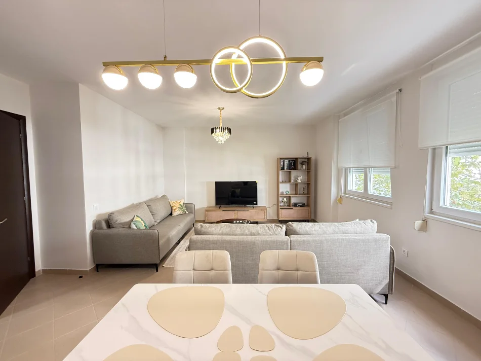 Tirane, jepet me qera apartament 2+1+Ballkon Kati 3, 100 m² 750 € (Kompleksi Magnet)