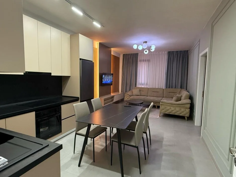 Tirane, jepet me qera 2+1 Kati 5, 30 m² 650 € (Teodor keko)