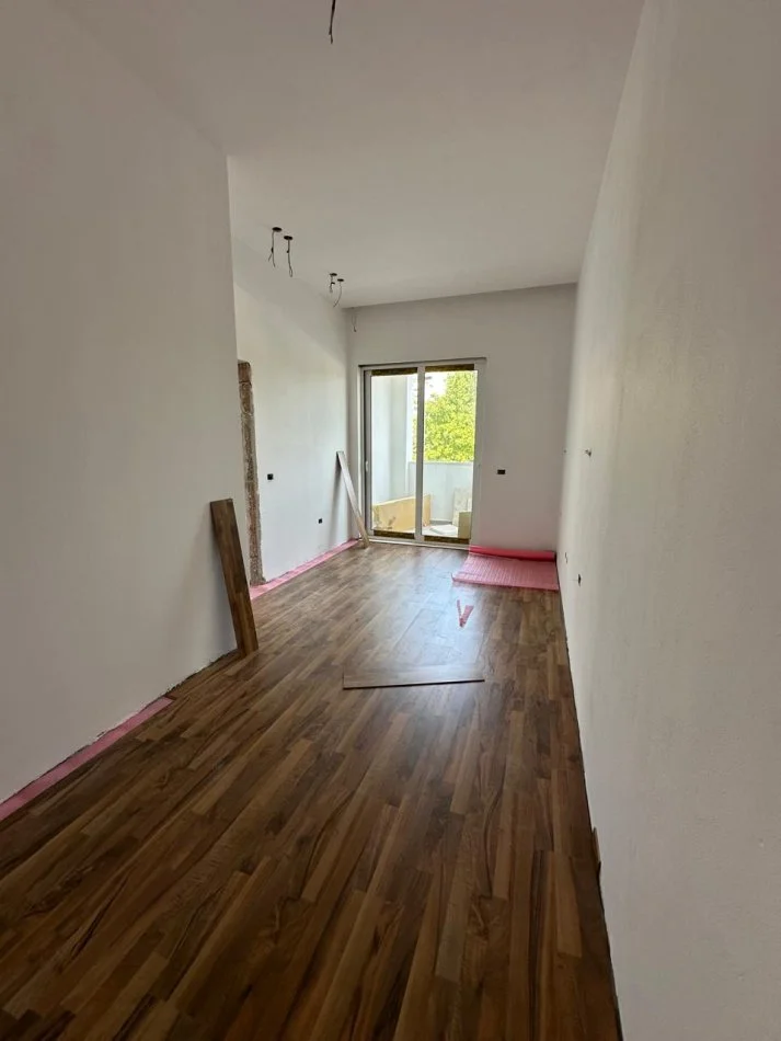 Tirane, shitet apartament 1+1 Kati 1, 47 m² 89.000 € (Kopshti Zologjik)